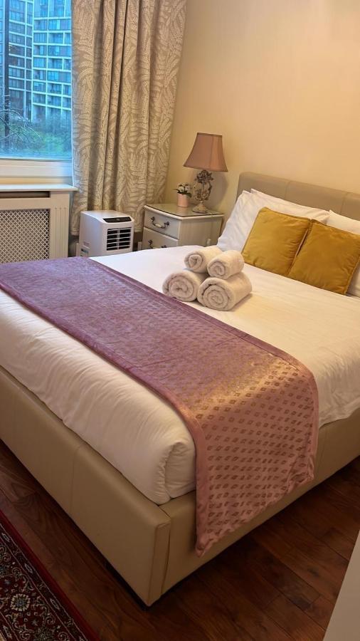 Apartment Lovely 3 Bedroom *