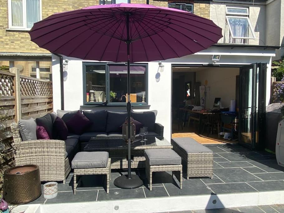 Three Bedroom Family With Garden In Walthamstow Сasa de vacaciones *