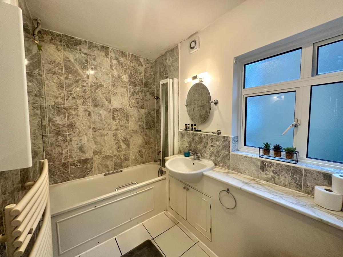 Private Family Apartment, In Victoria Posh Sw1 Apartment *