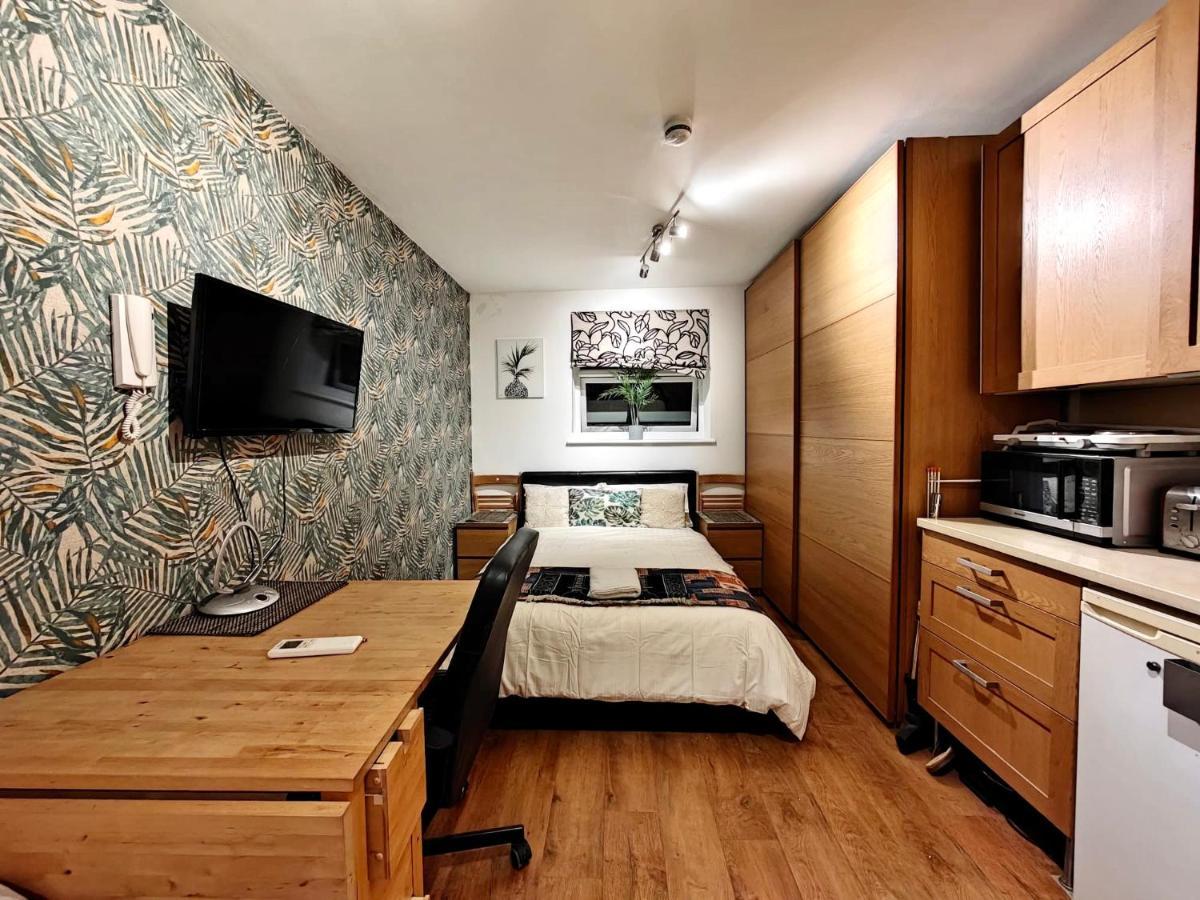 Studio 351 Ladbroke Grove, W10 6ha