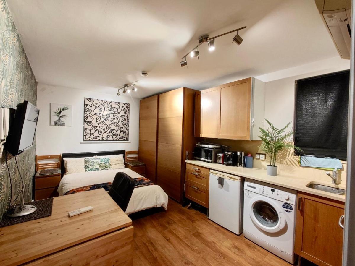 Apartment Studio 351 Ladbroke Grove, W10 6ha *