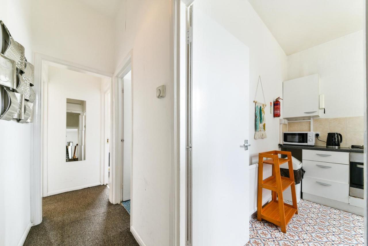 Maidavale 2 Bed - Sleeps 6 Leilighet London