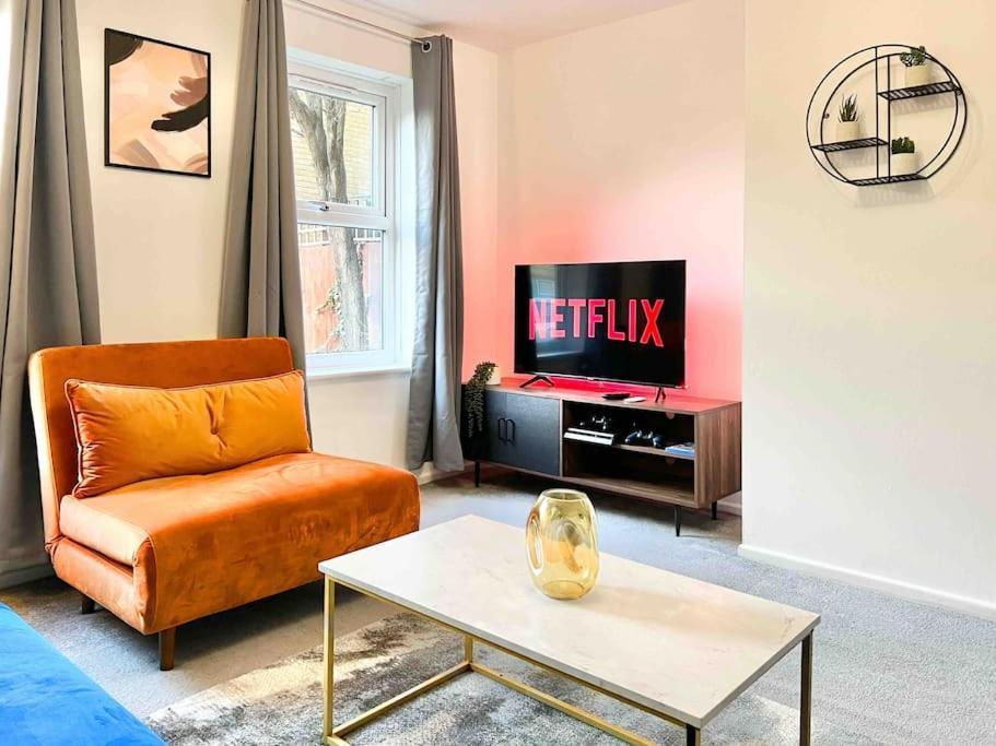 Free Parking - Business Or Relocation - Weekly Or Monthly - 4 Guests By Hofin Stays Short Lets & Serviced Apartment