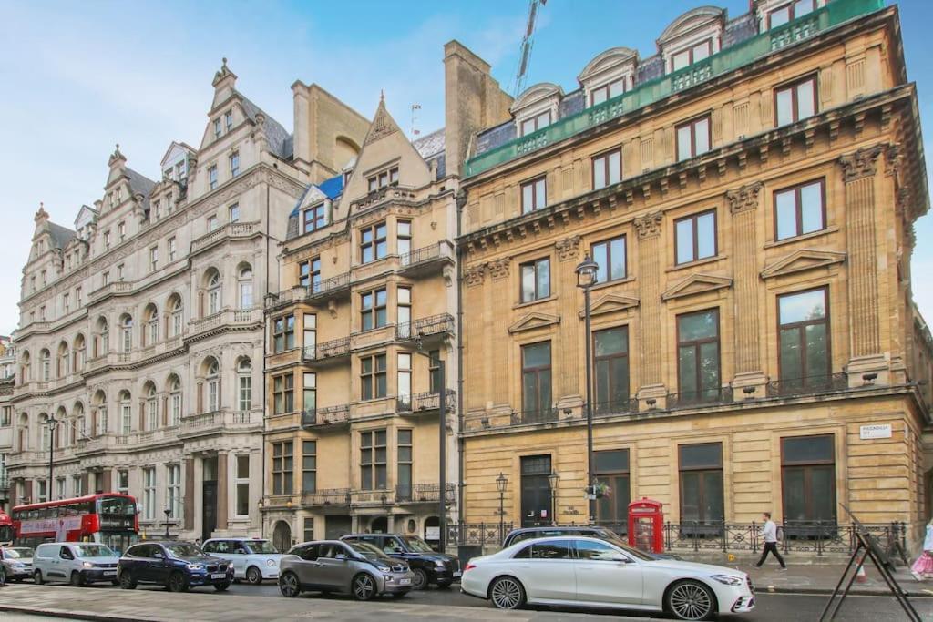 Piccadilly, Mayfair, Apartment *