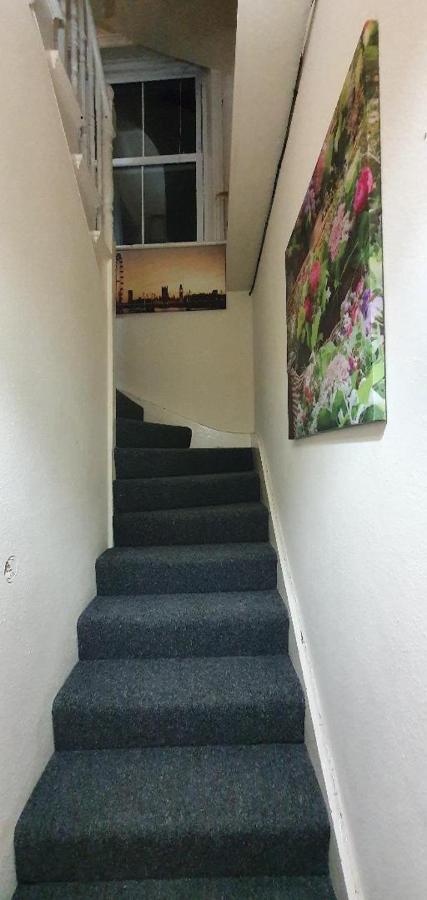 2 Bedroom Flat In Lewisham Sleep 8 Guest Leilighet London