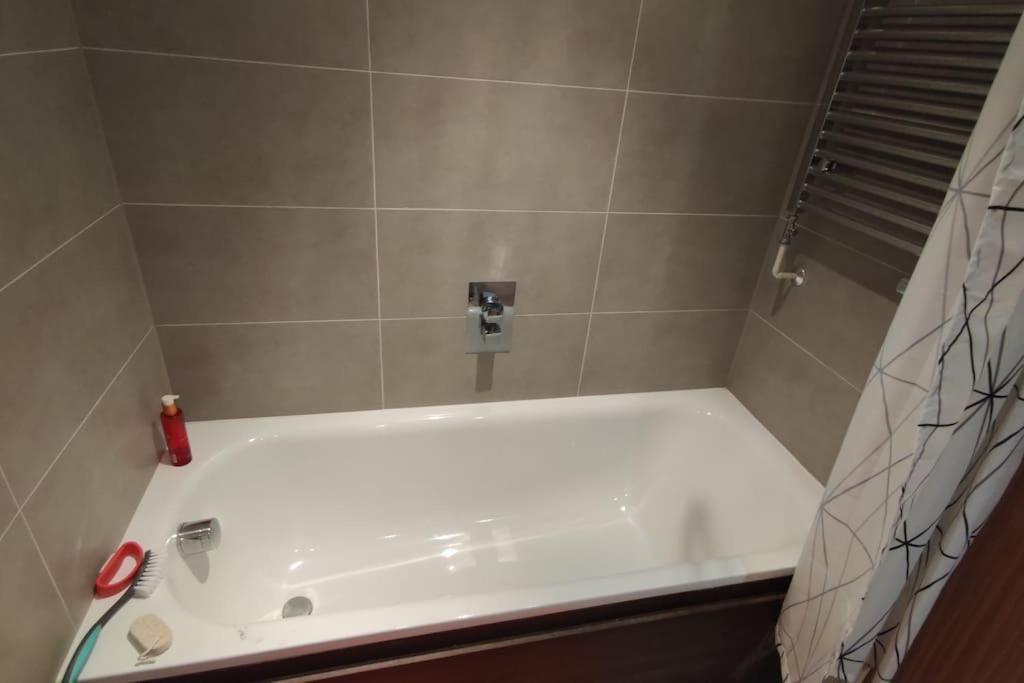 Apartment Cosy And Spacious In Forest Hill London