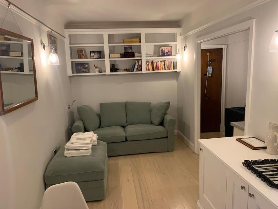 South Kensington Apartment *