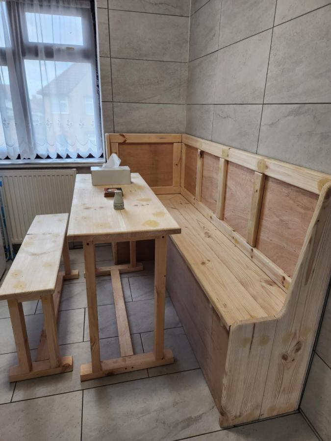 Flat: Quick Access, Refurbished 3-bed Near Station *