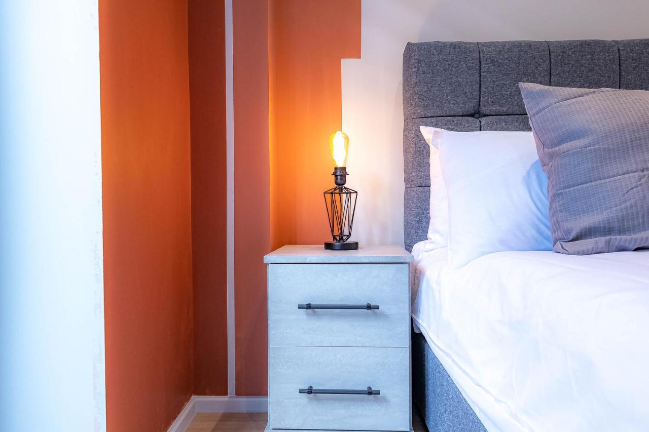 Luxurious Hackney Near Train Station * London