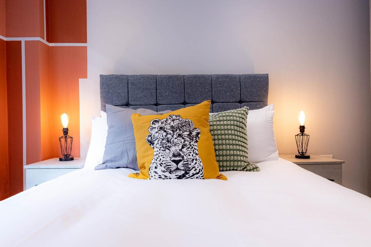 Luxurious Hackney Near Train Station Holiday home London
