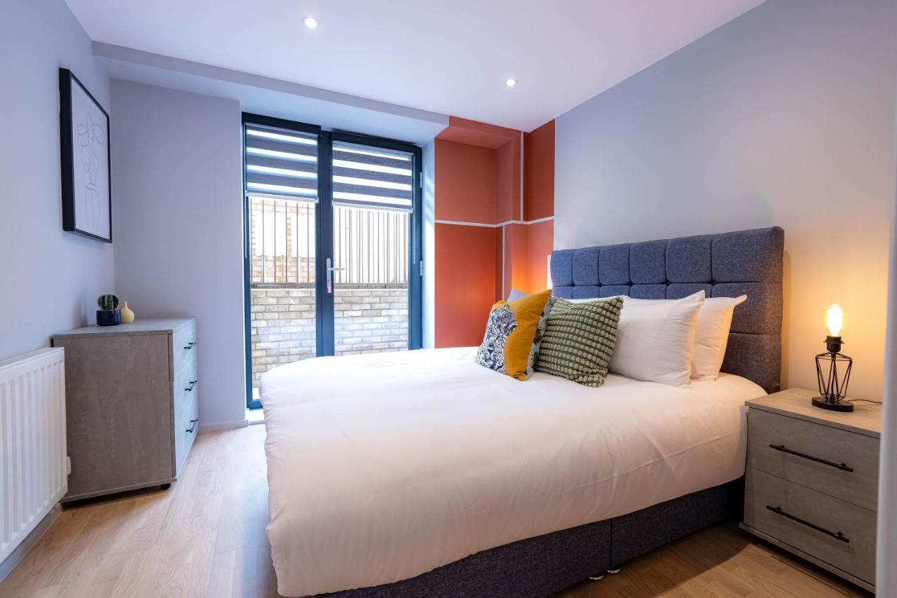 Luxurious Hackney Near Train Station *