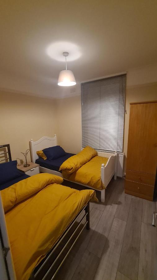 Entire 2 Bedroom Home/flat In London, Line * Londen