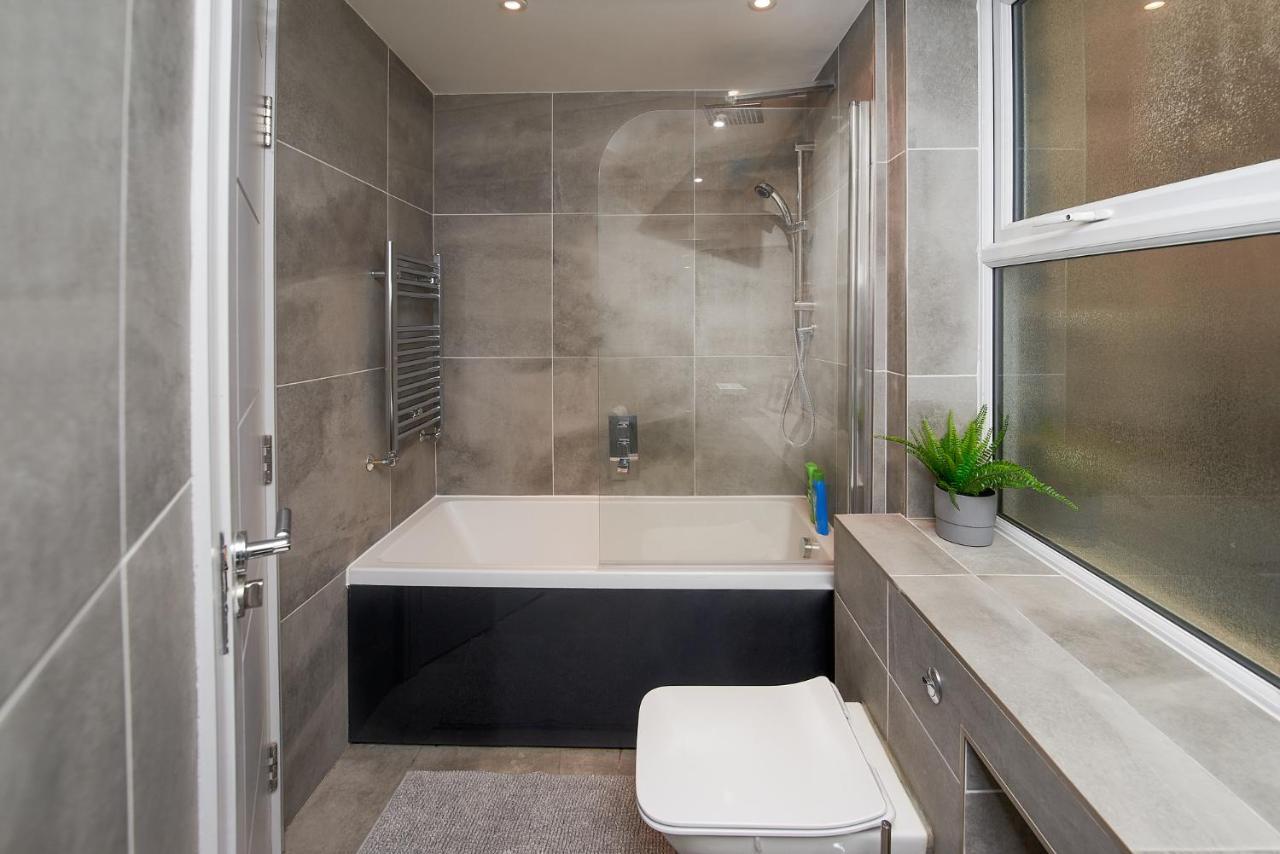 Apartamento High Spec 2 Bed W/parking Available