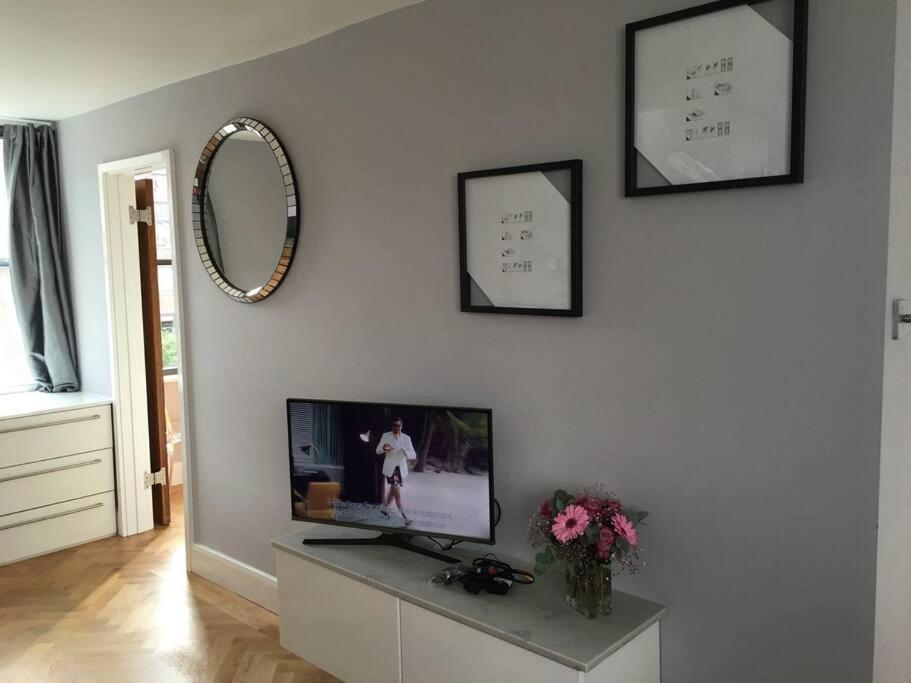 Amazing Near Tube Station Apartment London
