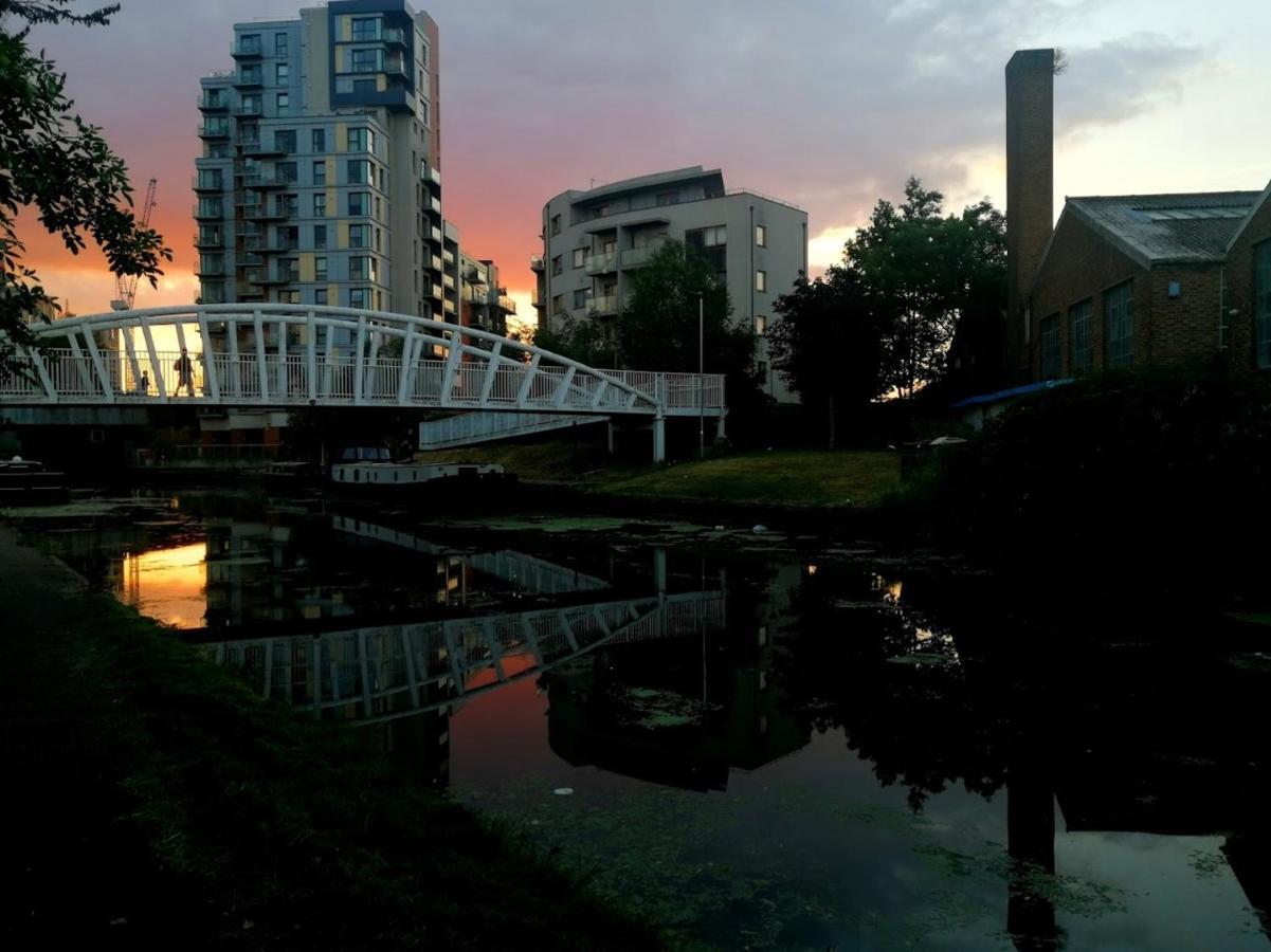 Leilighet Lovely Luxury 1-bed In Wembley *