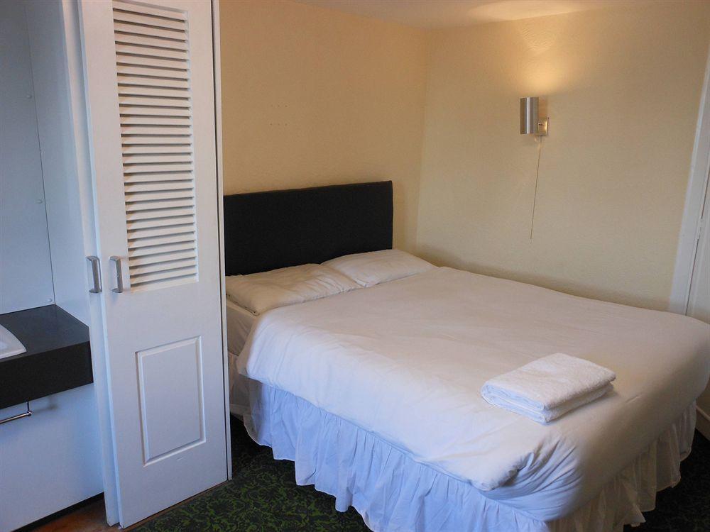 Silkhouse 2*