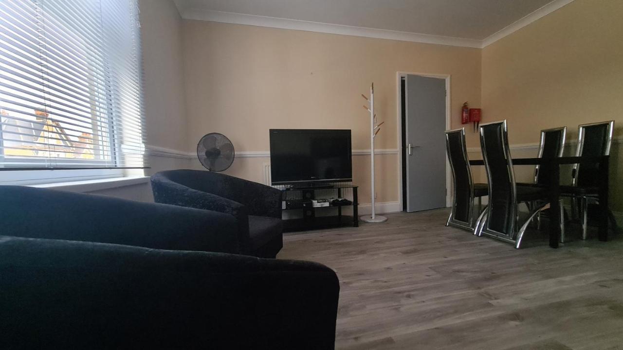 Entire 2 Bedroom Home/flat In London, Line Londen