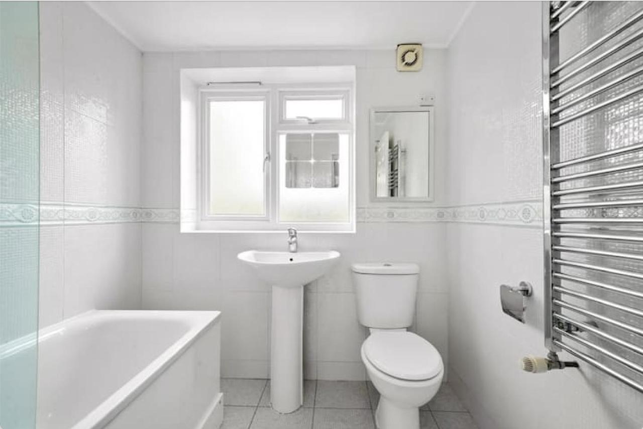 Hanger Lane Hububb Apartment London