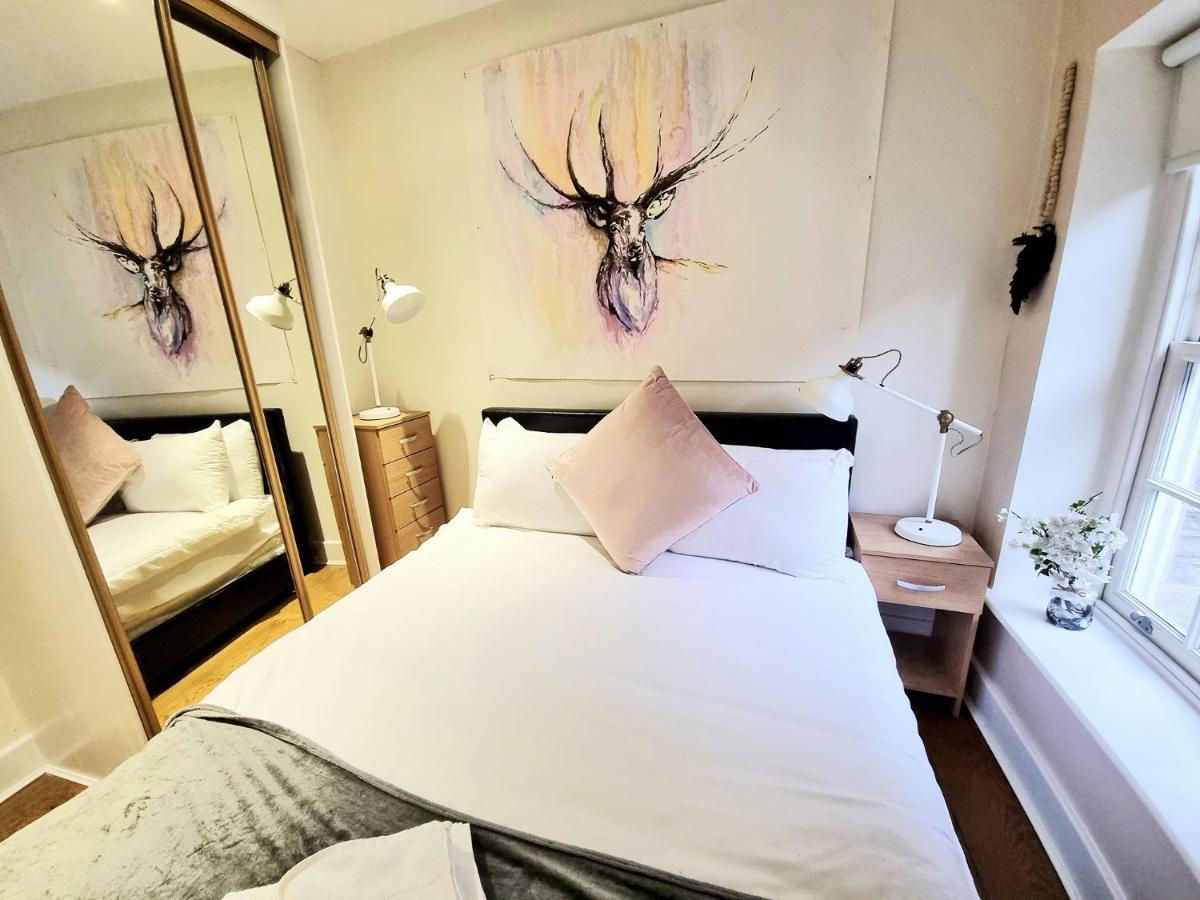Artillery Lane Apartment *