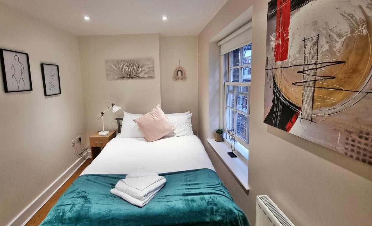 Artillery Lane Apartment