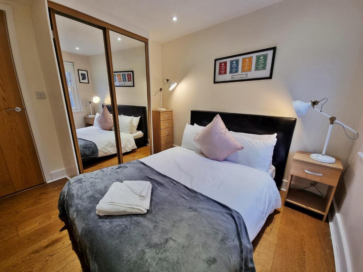 Artillery Lane Apartment *