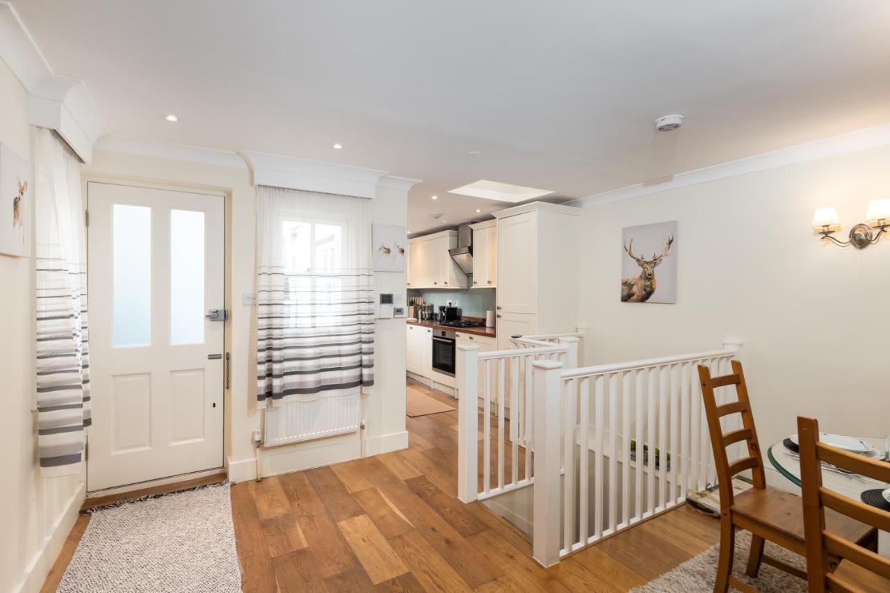 Stunning 3 Bed House With Garden Londen