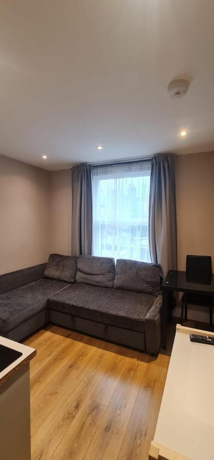 Modern Apartment *