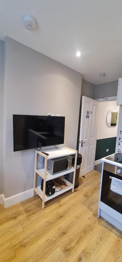 Modern Apartment *