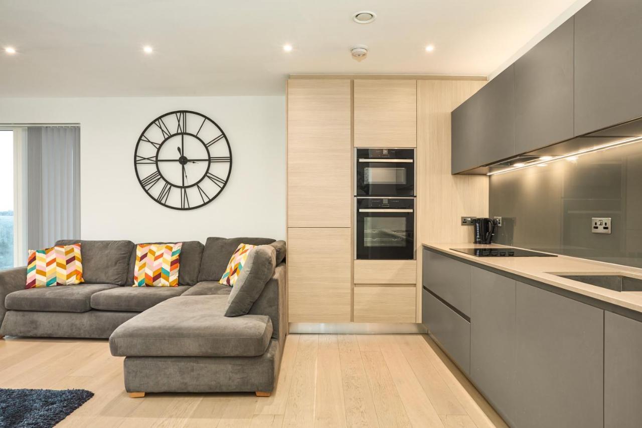 2 Bedroom Luxury With Balcony Appartement *