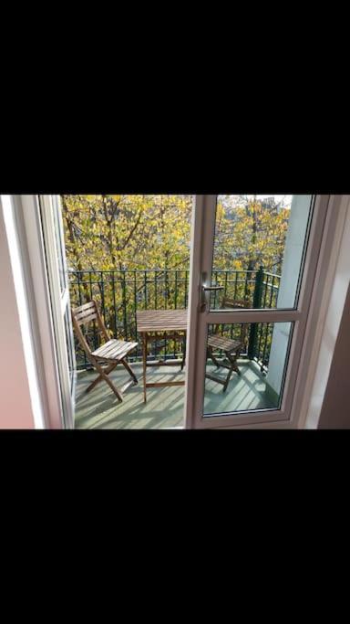 Lovely 2 Bedroom Flat In Greater Appartement Londen