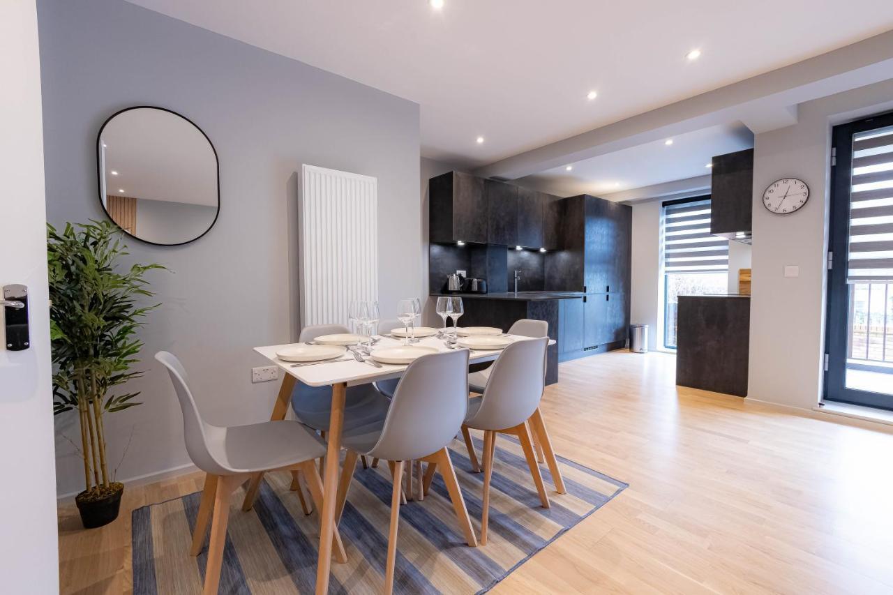 Luxurious Hackney Near Train Station Holiday home