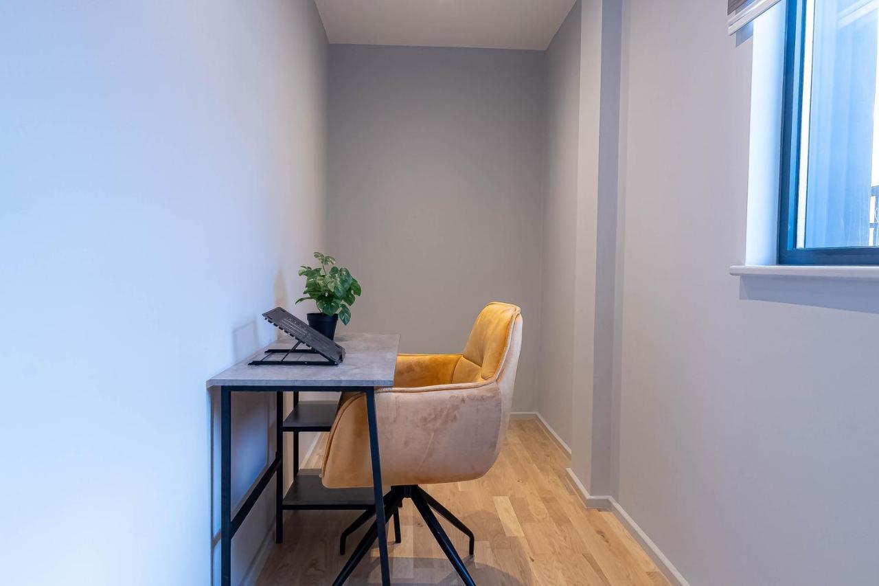 Luxurious Hackney Near Train Station Holiday home