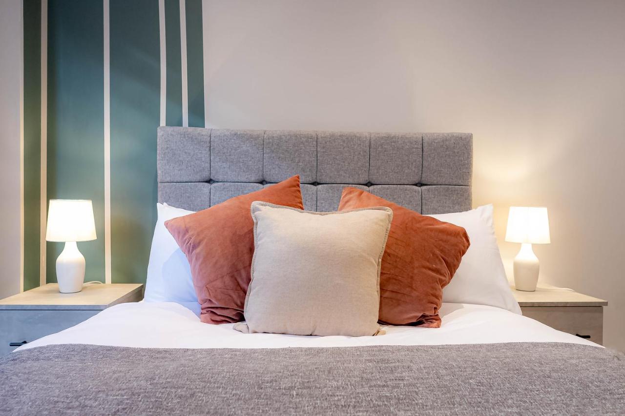 Luxurious Hackney Near Train Station Holiday home London