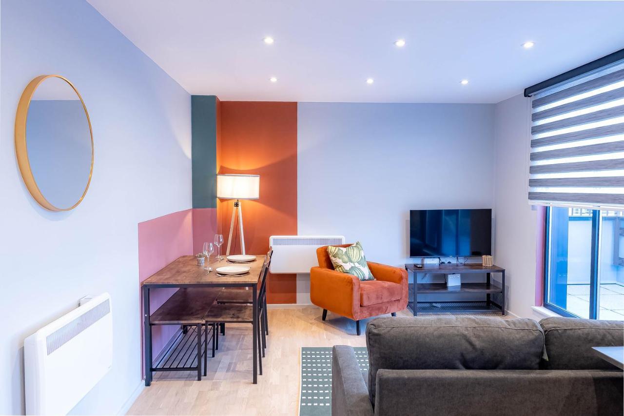 Luxurious Hackney Near Train Station * London