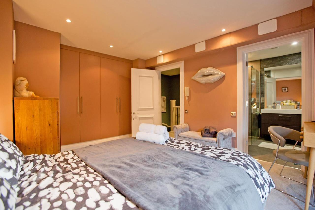 Apartment 3 Bedroom Modern Mews House