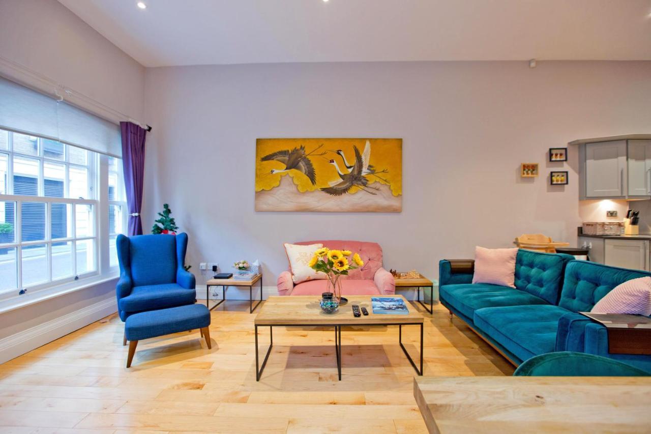 Apartment 3 Bedroom Modern Mews House