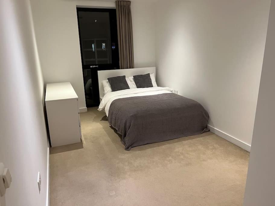 Modern 2 Bed - Olympic Park Stratford Leilighet London