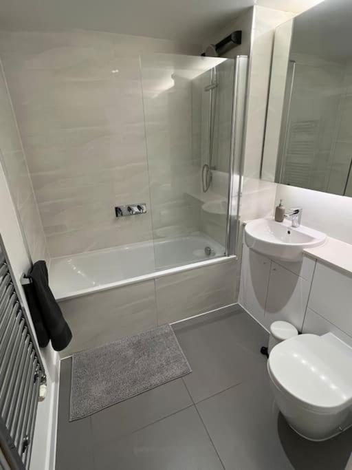 Modern 2 Bed - Olympic Park Stratford Leilighet *