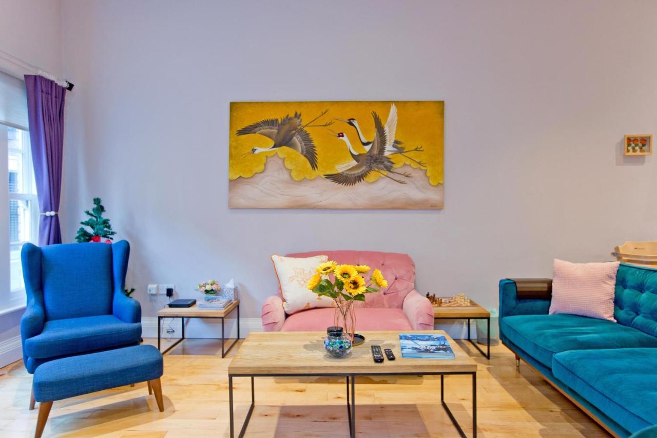 3 Bedroom Modern Mews House * London