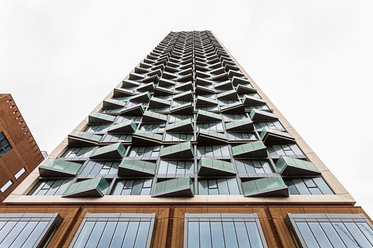 Icon Tower Flat Vii * London