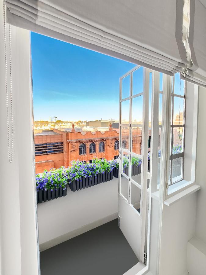 Chelsea Flat 10 Mins Harrods, Balcony, Gym, Air Conditioning * Londen