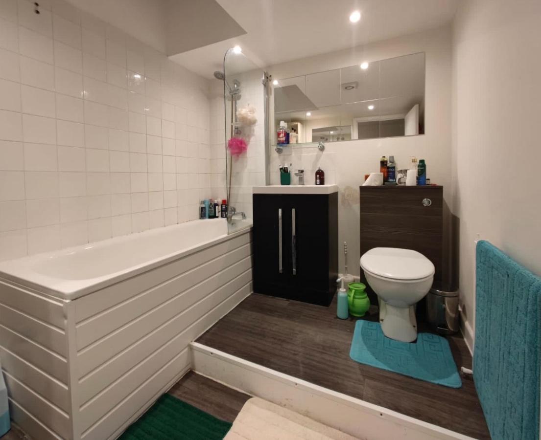 Twin Earls Court Central - Shared * Londres