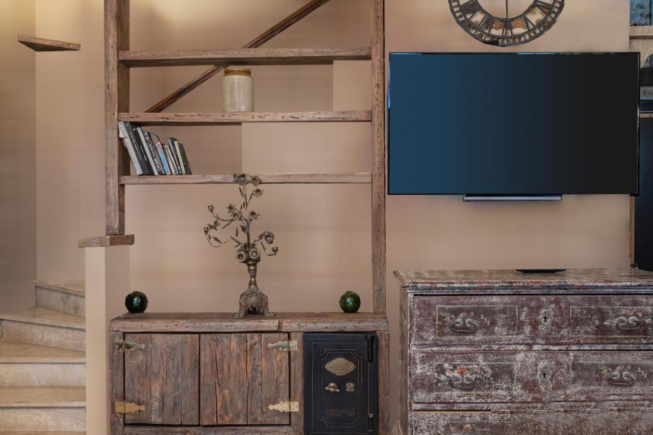 Stone Built Vintage Chic House In The Heart Of Knightsbridge *
