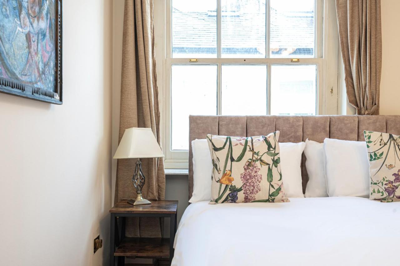 Vakantiehuis Stone Built Vintage Chic House In The Heart Of Knightsbridge Londen