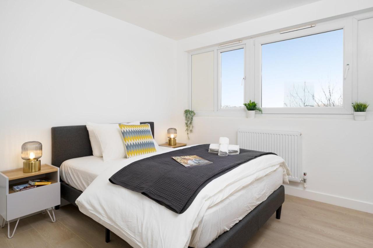 Stunning Duplex Near Canary Wharf & O2 & Views *