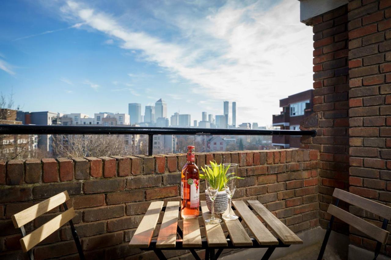 Stunning Duplex Near Canary Wharf & O2 & Views Apartment *