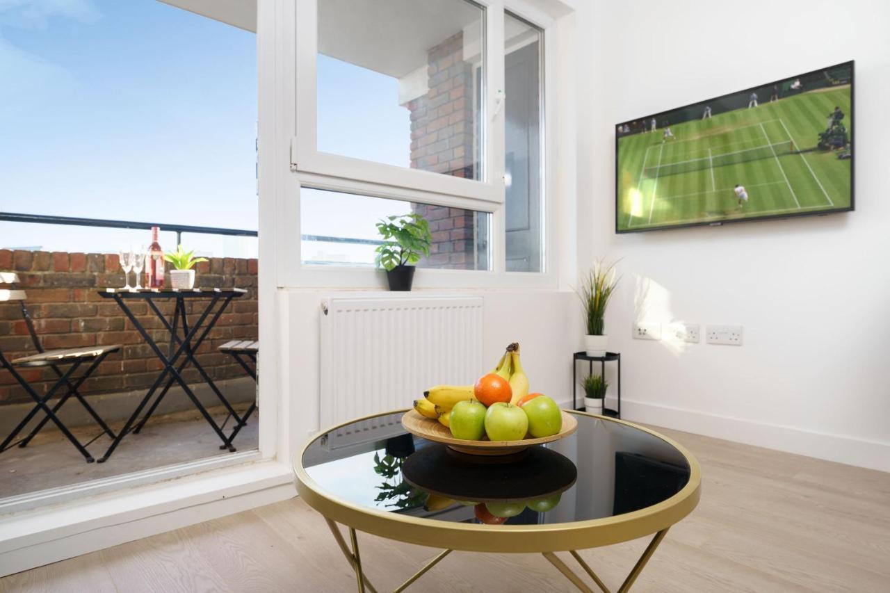 Stunning Duplex Near Canary Wharf & O2 & Views Apartment London