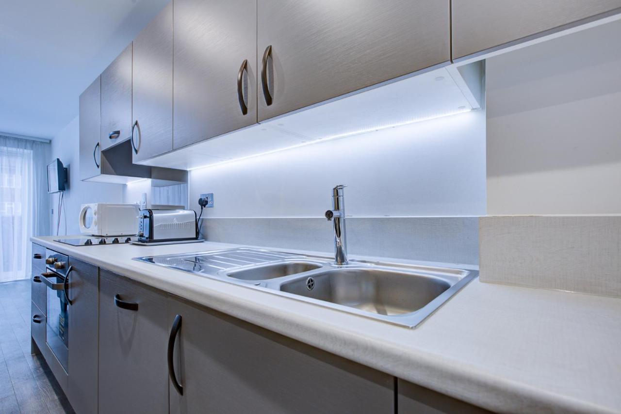 2 Bed 2 Bath Modern In East Acton Londen