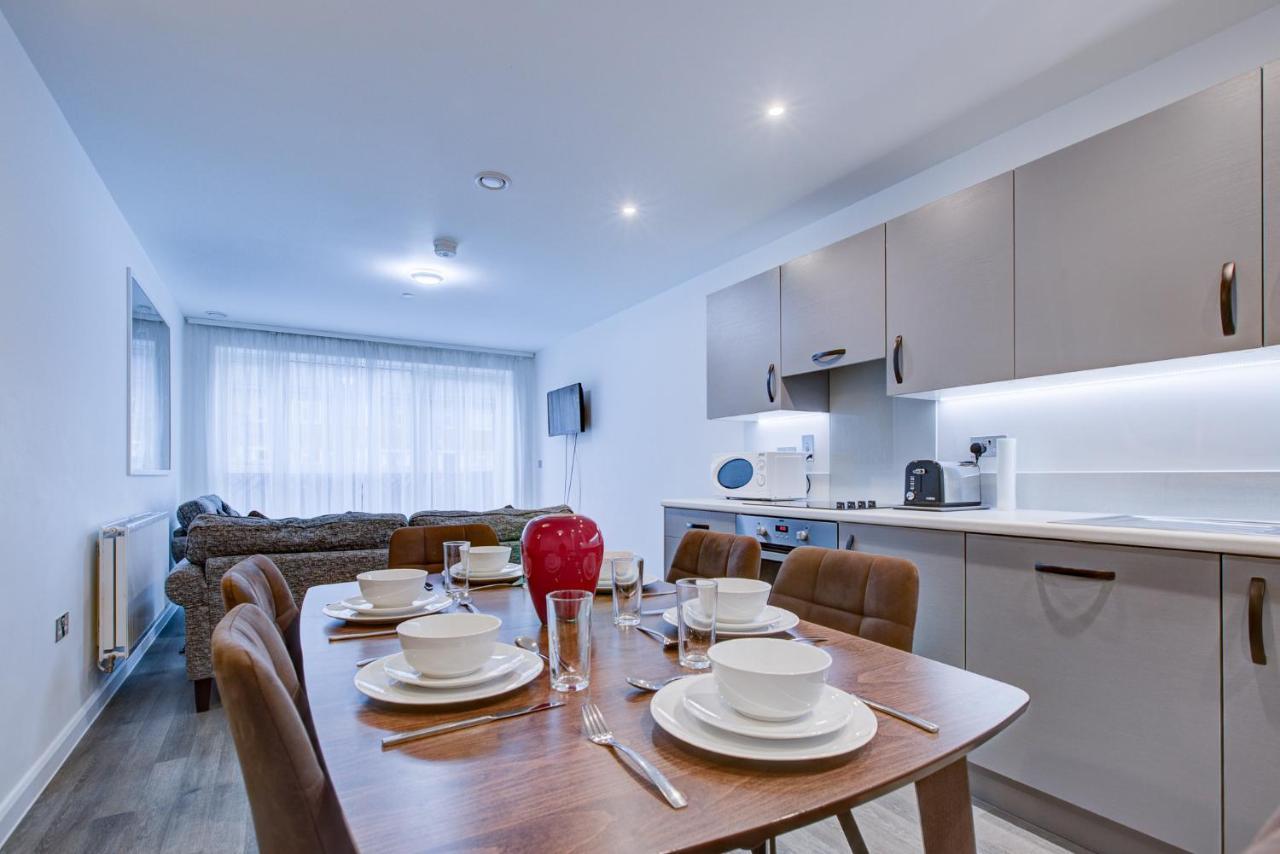2 Bed 2 Bath Modern In East Acton Appartement Londen