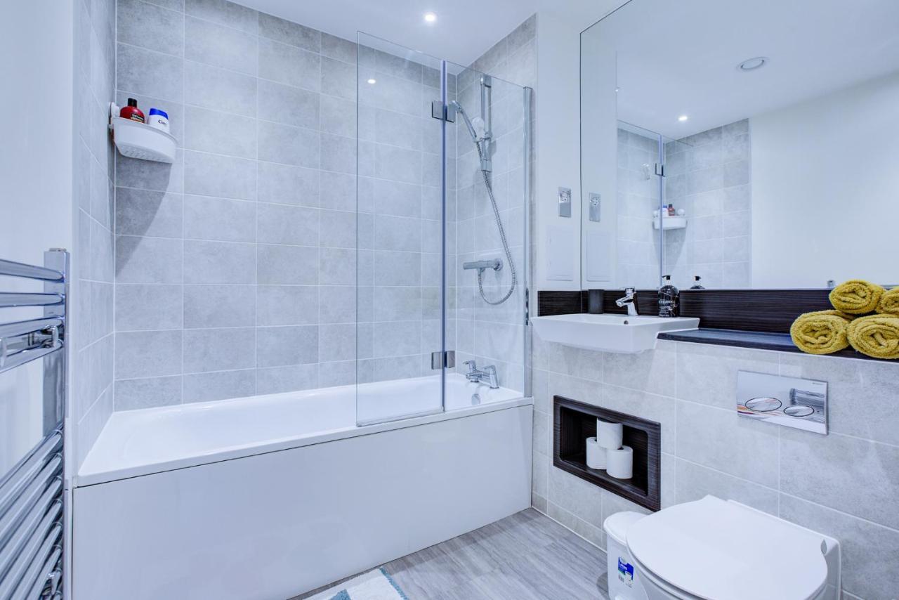 2 Bed 2 Bath Modern In East Acton Appartement